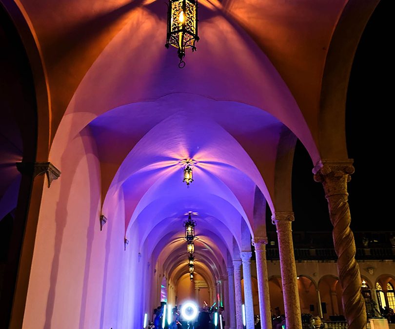 Photo Booth Tampa, FL | Modern